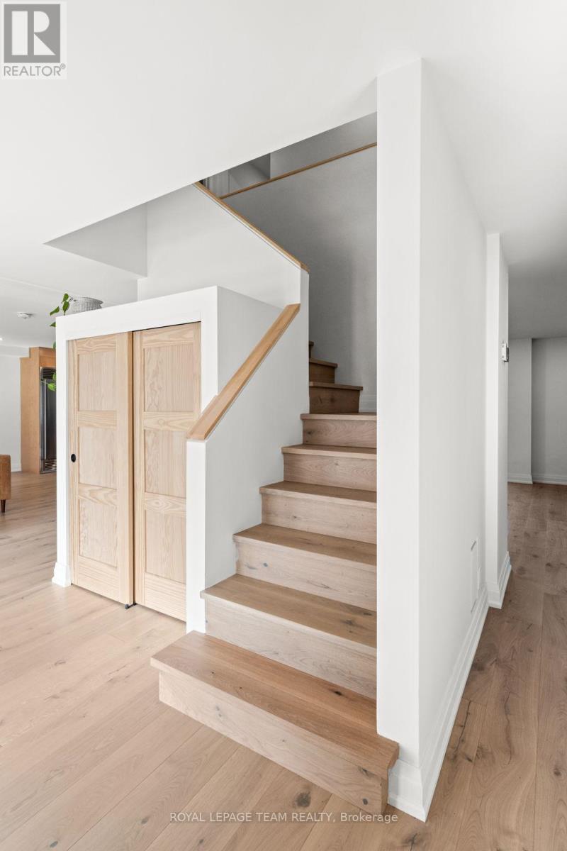 5575 South Sunset Drive, Ottawa, Ontario  K4M 1J4 - Photo 25 - X12462031