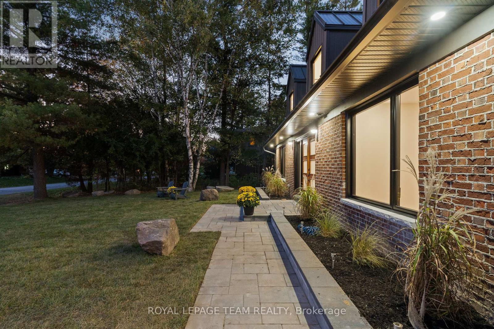 5575 South Sunset Drive, Ottawa, Ontario  K4M 1J4 - Photo 45 - X12462031