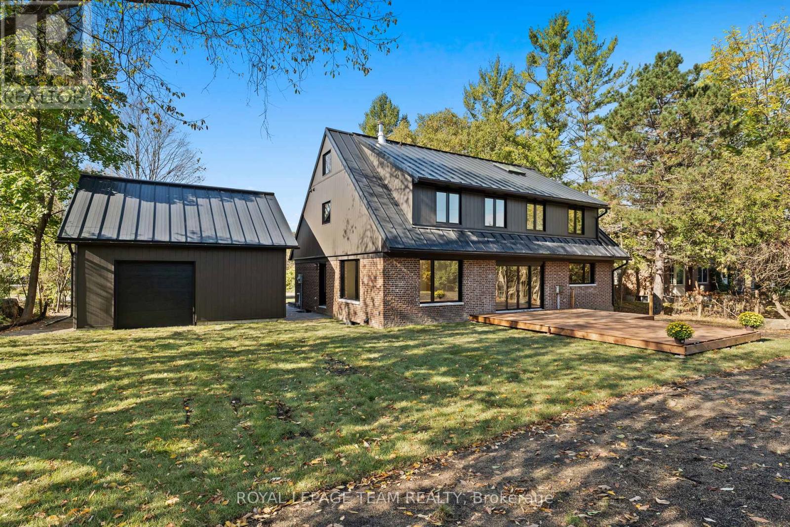 5575 South Sunset Drive, Ottawa, Ontario  K4M 1J4 - Photo 6 - X12462031