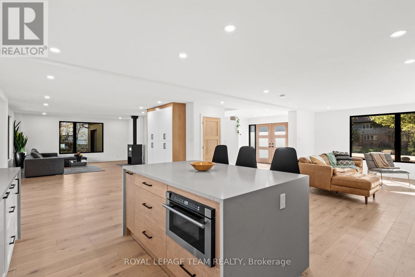 5575 South Sunset Drive, Ottawa, Ontario  K4M 1J4 - Photo 9 - X12462031