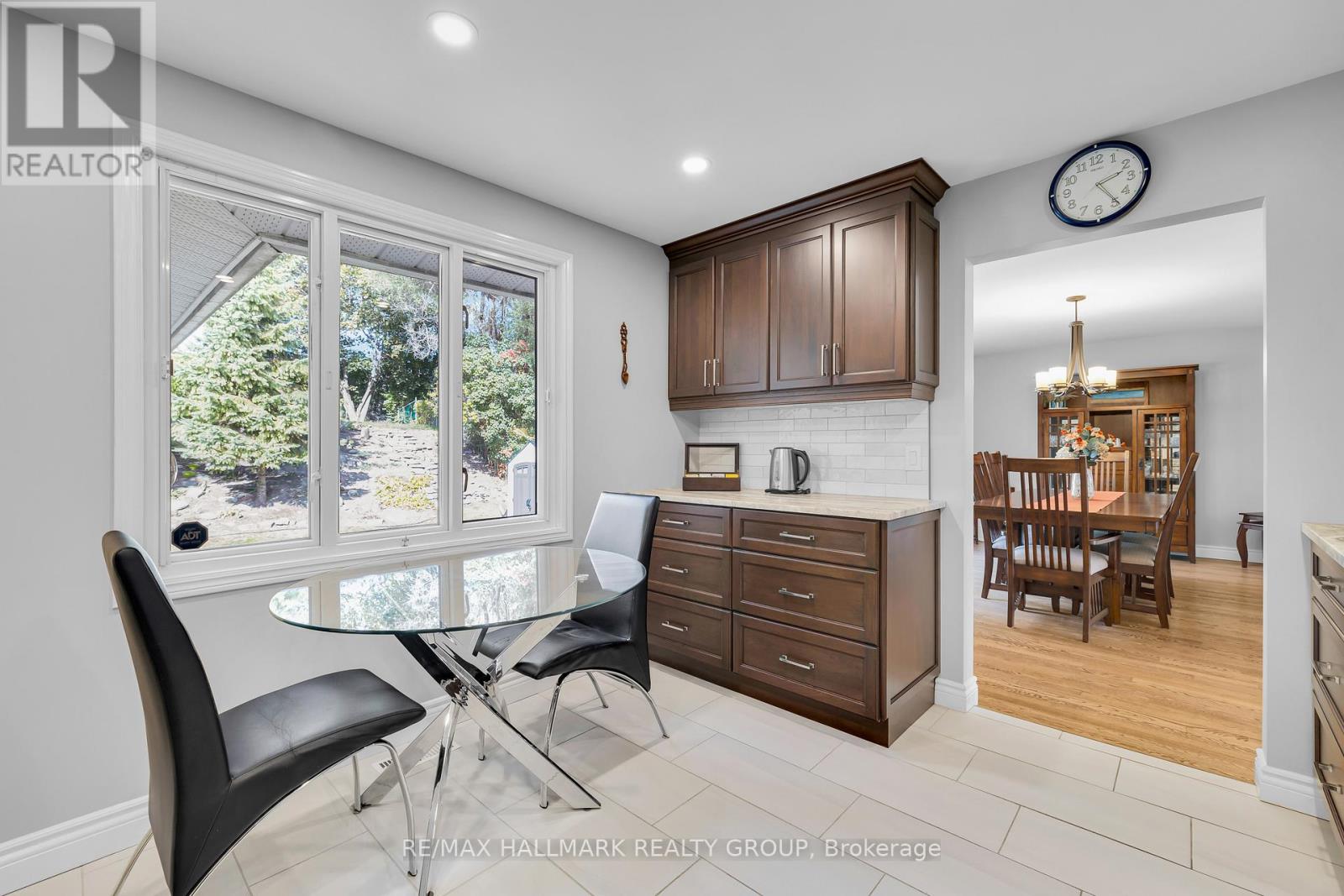 118 Queensline Drive, Ottawa, Ontario  K2H 7J5 - Photo 18 - X12462048