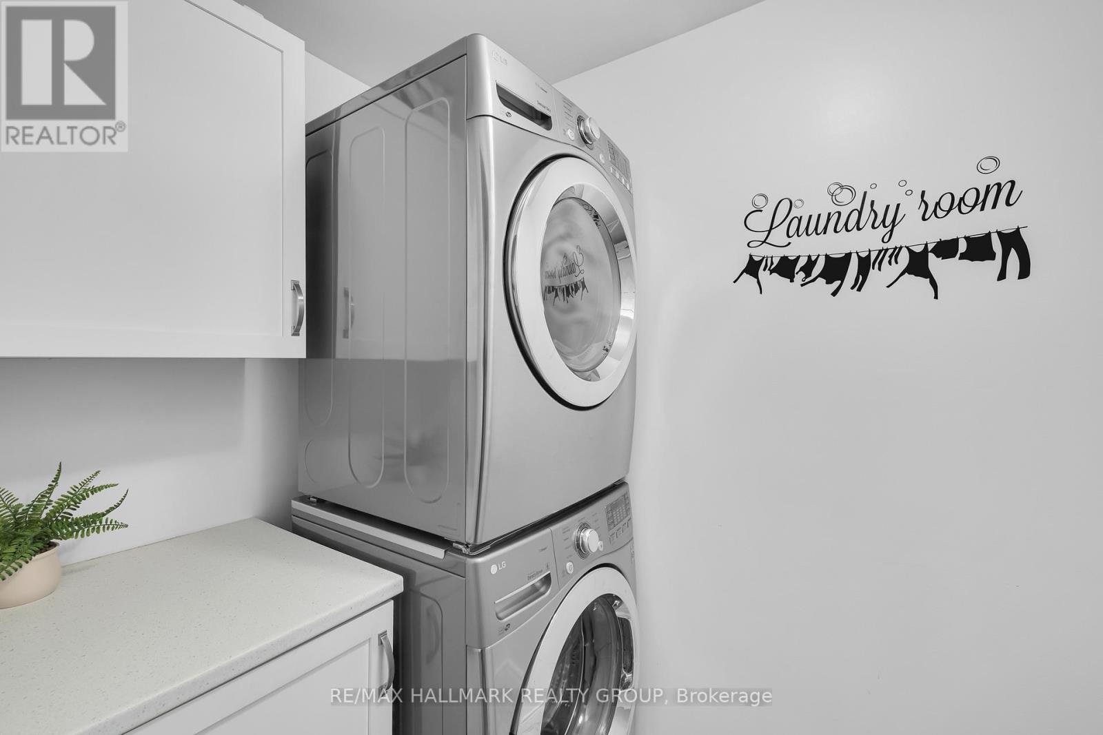 118 Queensline Drive, Ottawa, Ontario  K2H 7J5 - Photo 28 - X12462048