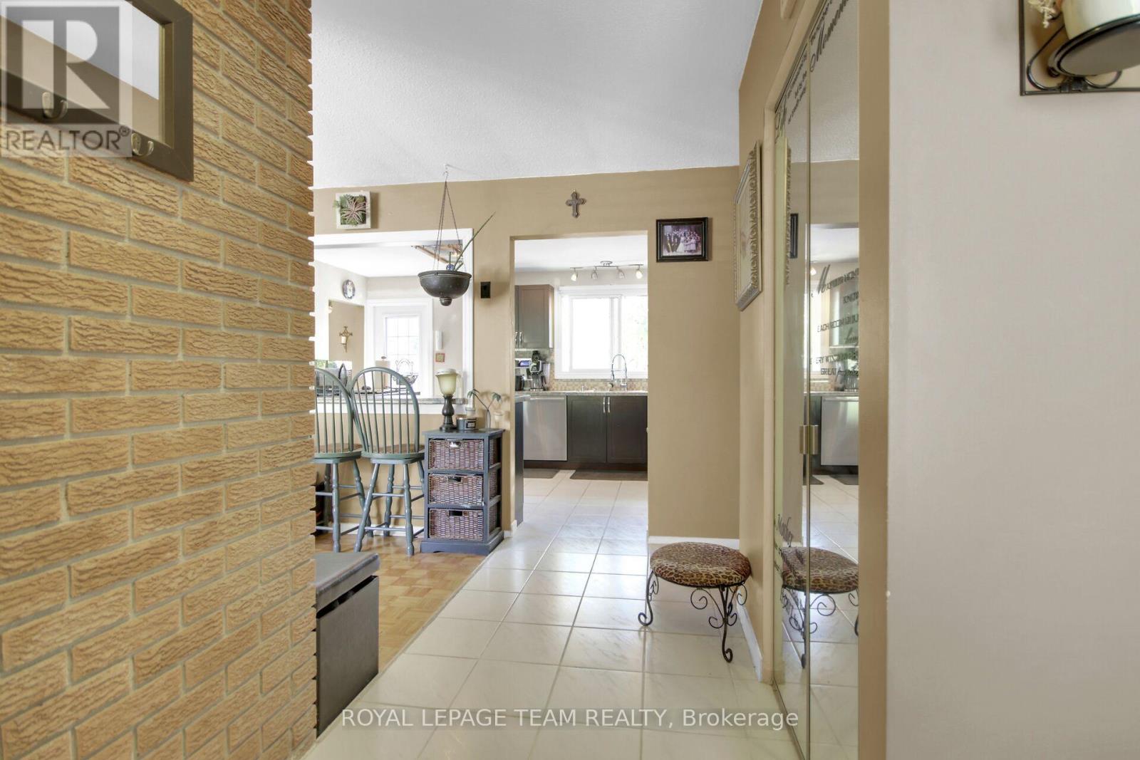 64 Owlshead Road, Ottawa, Ontario  K0A 3P0 - Photo 3 - X12462079