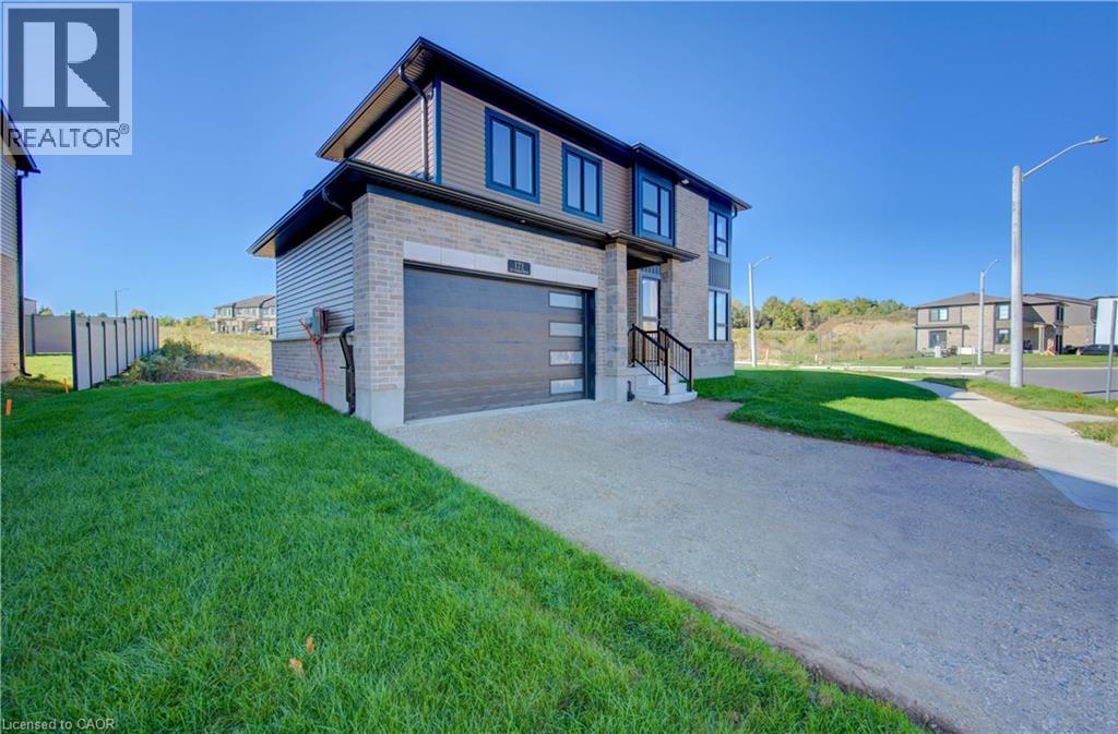 171 Otterbein Road, Kitchener, Ontario  N2B 0A8 - Photo 2 - 40779021