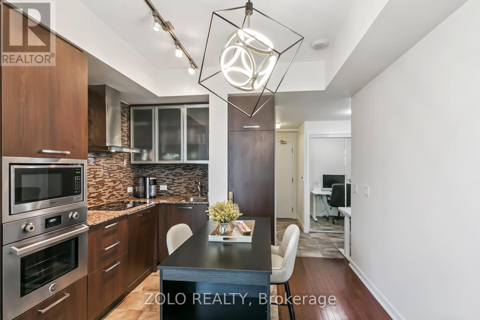 3410 - 14 York Street, Toronto, Ontario  M5J 0B1 - Photo 3 - C12461906