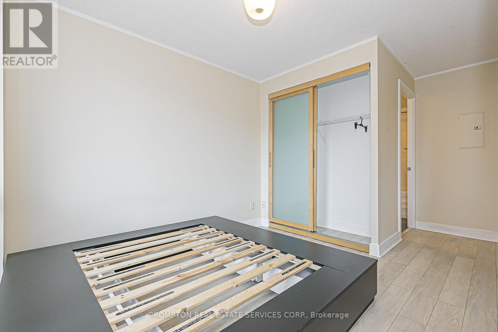 1216 - 438 King Street W, Toronto, Ontario  M5V 3T9 - Photo 14 - C12461912