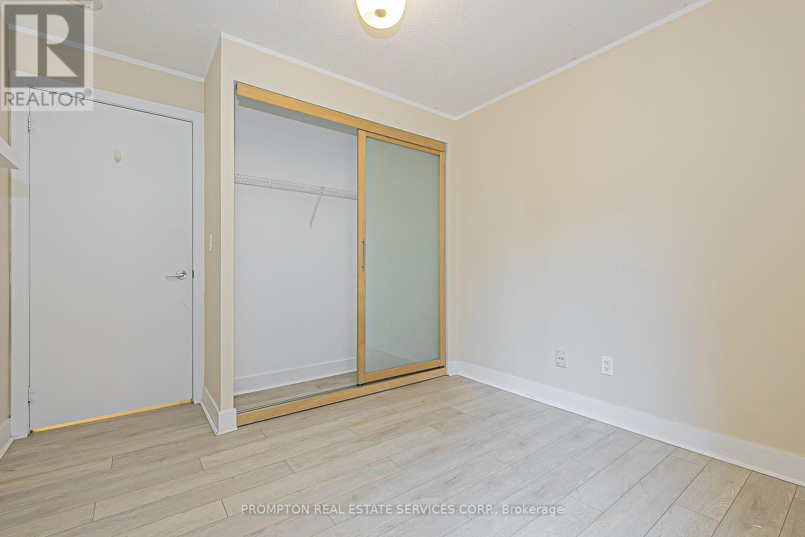 1216 - 438 King Street W, Toronto, Ontario  M5V 3T9 - Photo 17 - C12461912