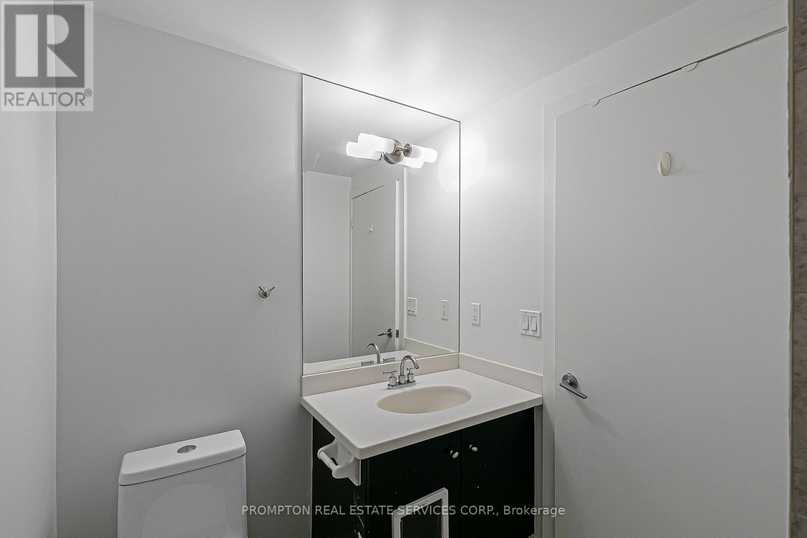 1216 - 438 King Street W, Toronto, Ontario  M5V 3T9 - Photo 25 - C12461912
