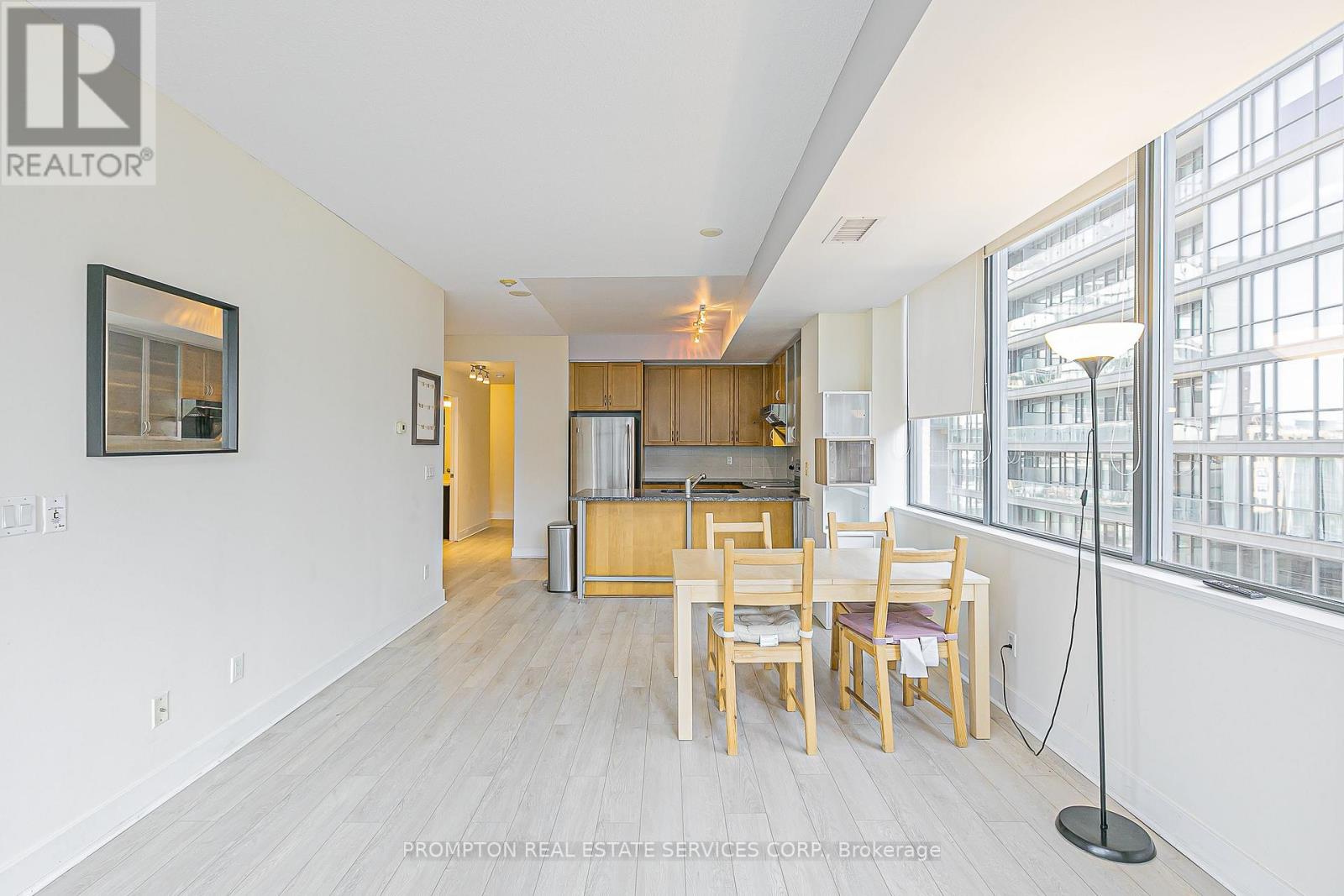 1216 - 438 King Street W, Toronto, Ontario  M5V 3T9 - Photo 7 - C12461912