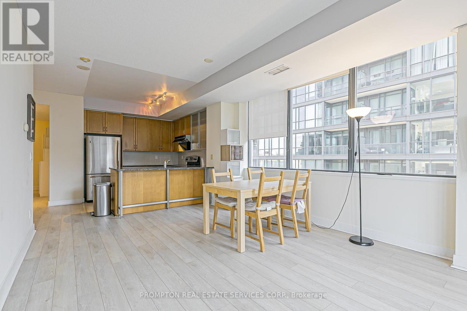 1216 - 438 King Street W, Toronto, Ontario  M5V 3T9 - Photo 8 - C12461912
