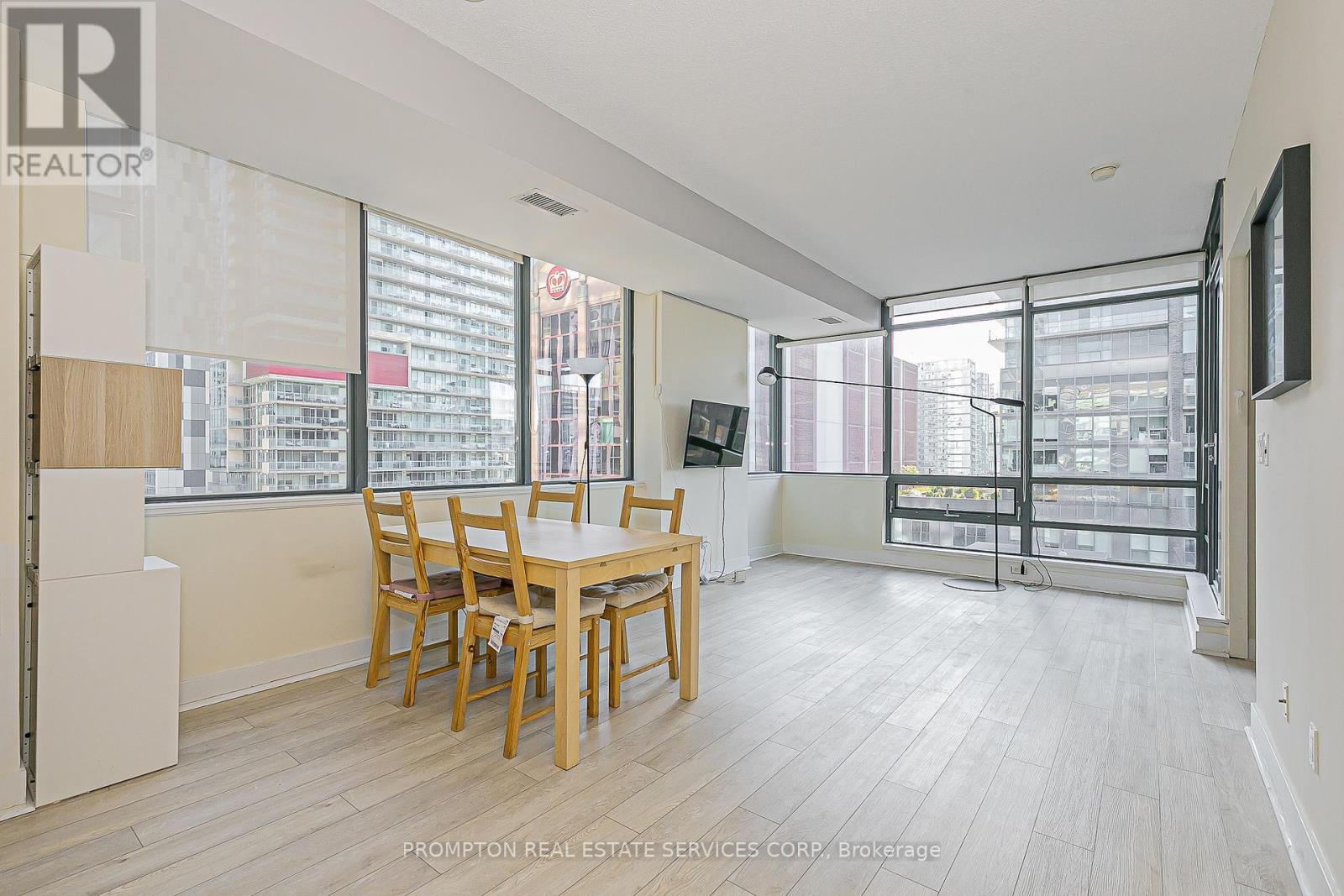 1216 - 438 King Street W, Toronto, Ontario  M5V 3T9 - Photo 9 - C12461912