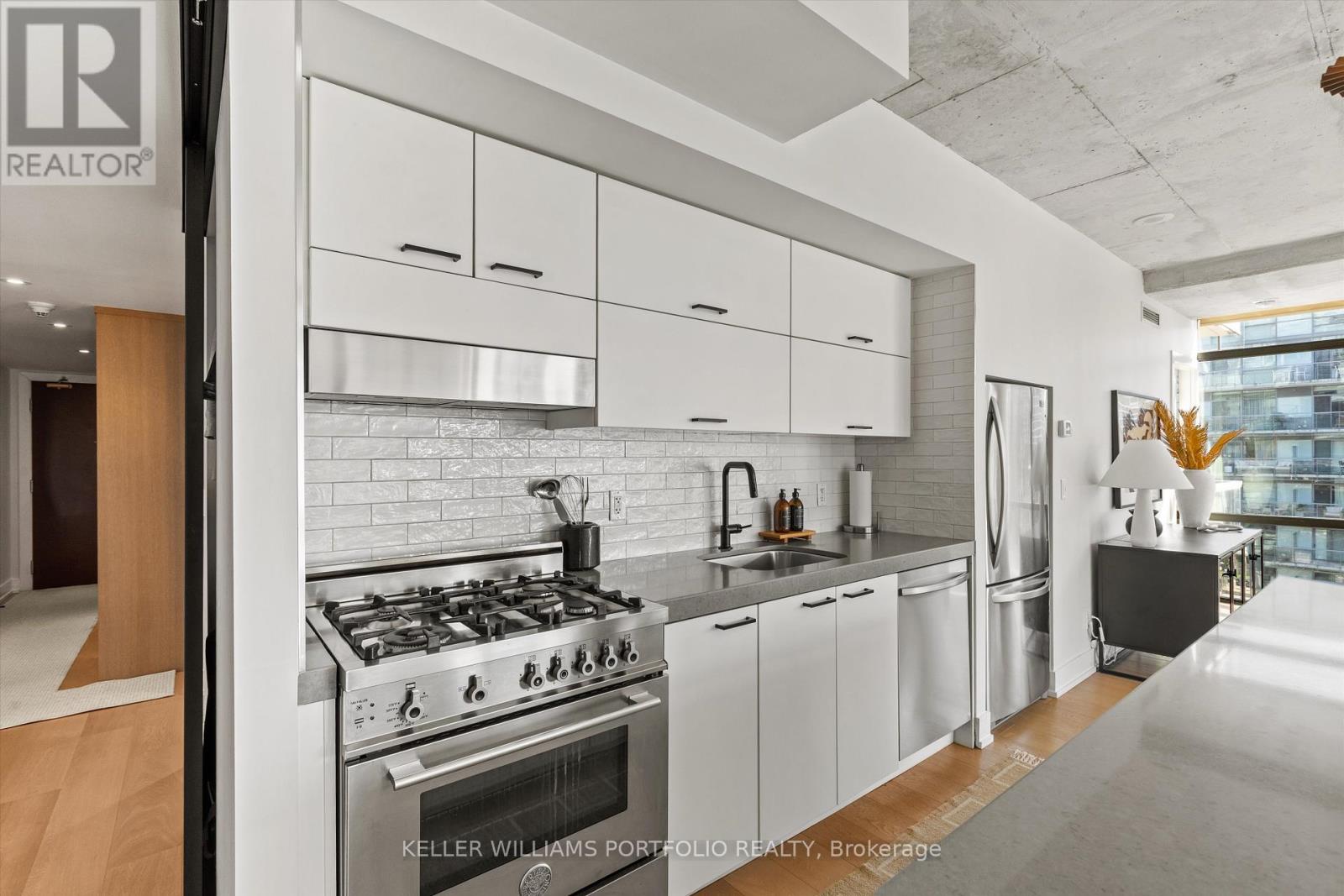 930 - 55 Stewart Street, Toronto, Ontario  M5V 2V1 - Photo 18 - C12461922