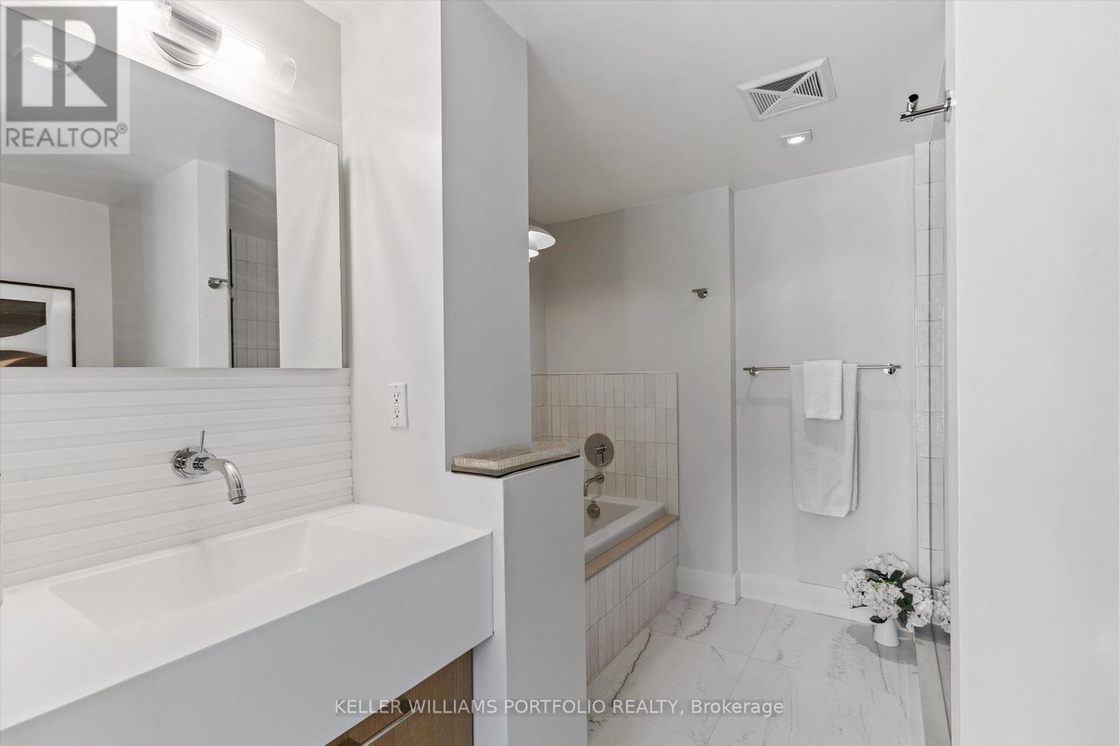 930 - 55 Stewart Street, Toronto, Ontario  M5V 2V1 - Photo 25 - C12461922