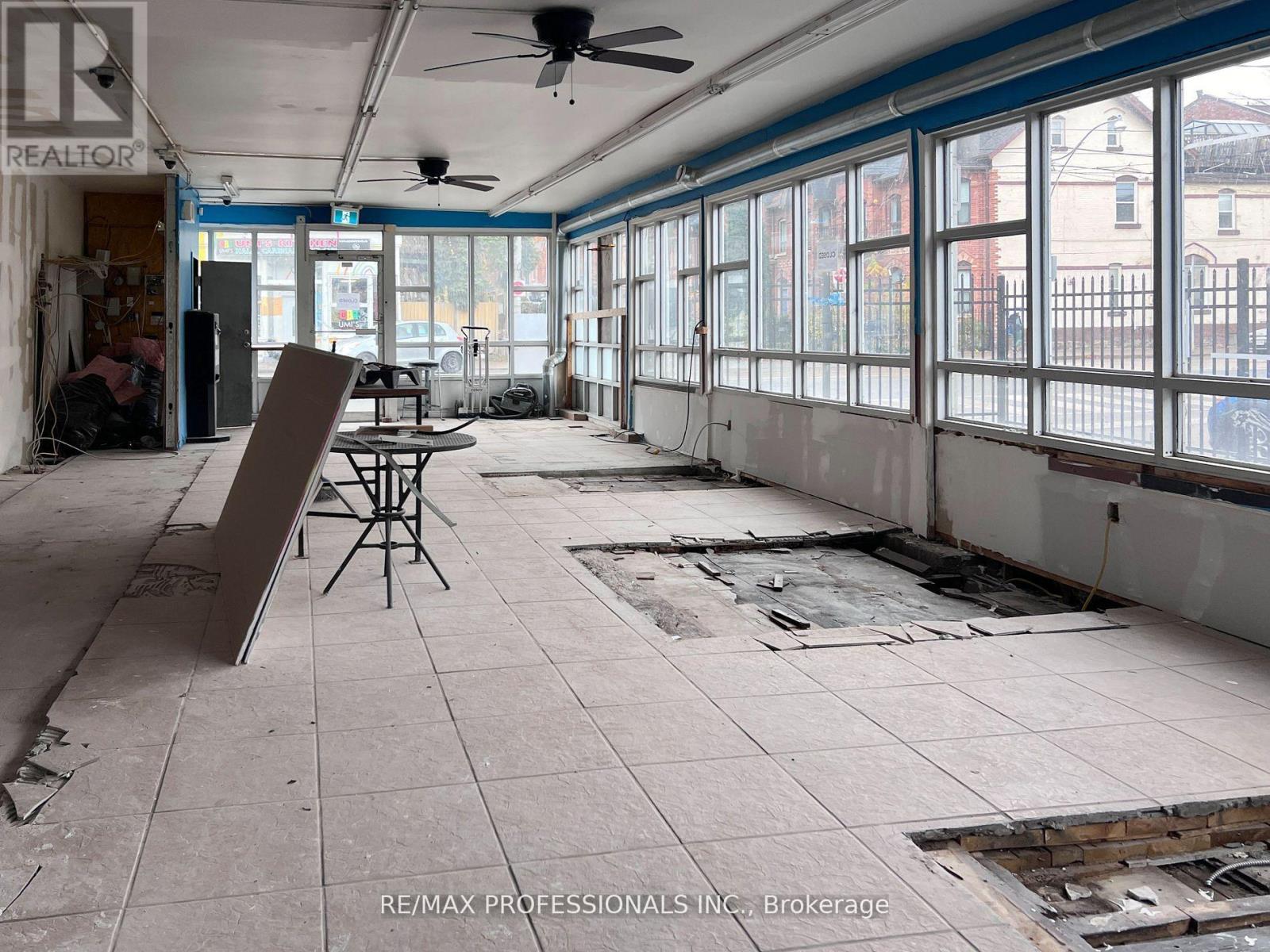 Main - 345 Dundas Street E, Toronto, Ontario  M5A 2A2 - Photo 8 - C12461947