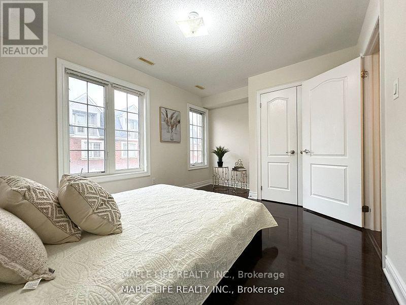5 Hayes Lane, Toronto, Ontario  M2N 0E7 - Photo 14 - C12461975