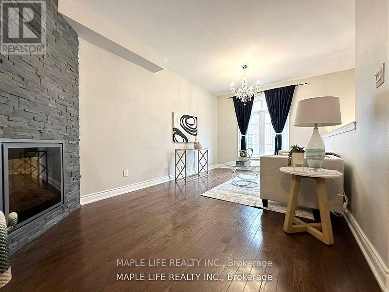 5 Hayes Lane, Toronto, Ontario  M2N 0E7 - Photo 3 - C12461975