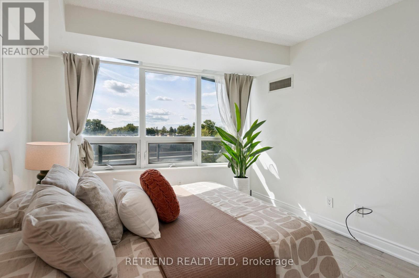 411 - 15 Greenview Avenue, Toronto, Ontario  M2M 4M7 - Photo 32 - C12461995