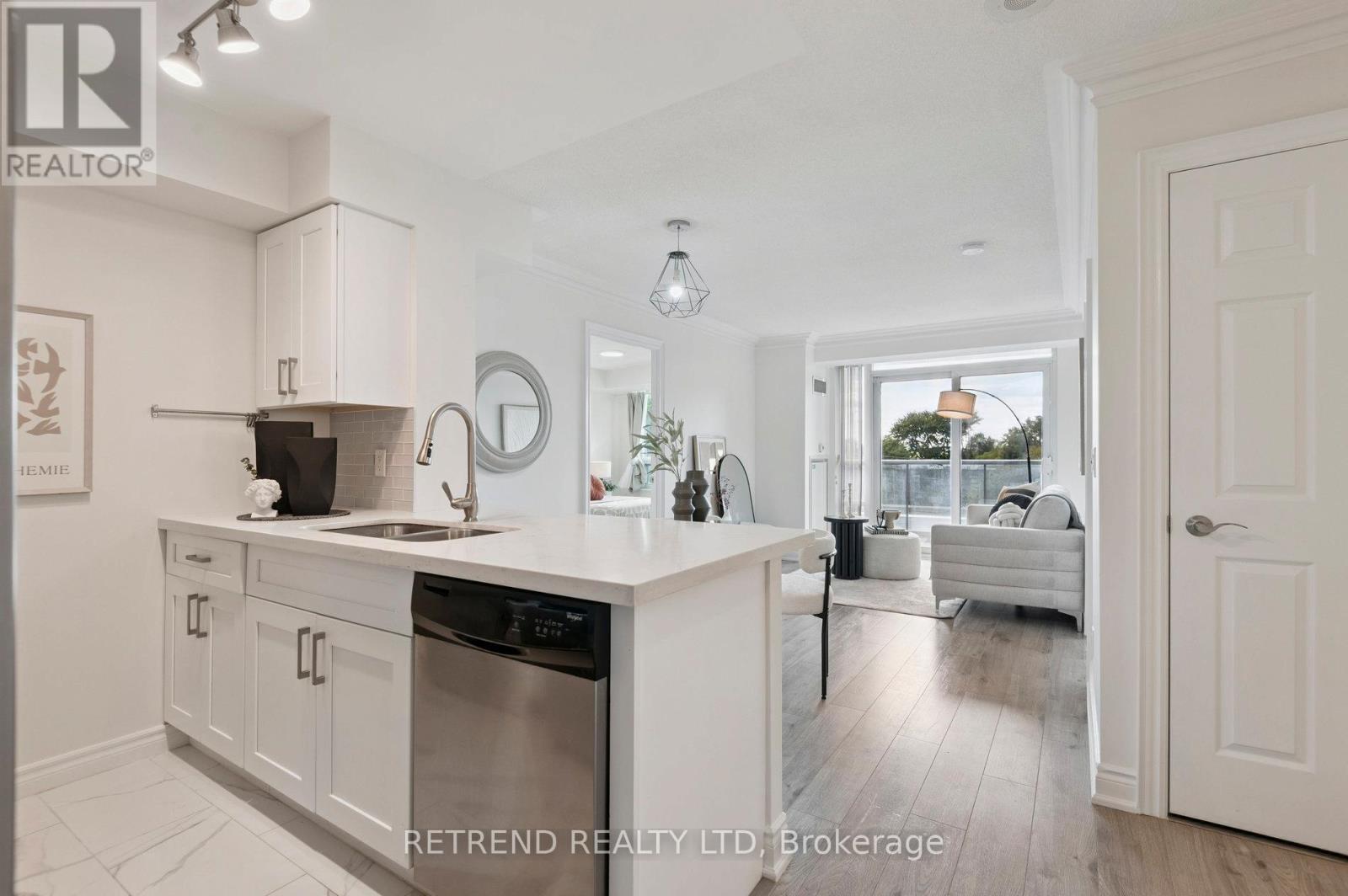 411 - 15 Greenview Avenue, Toronto, Ontario  M2M 4M7 - Photo 4 - C12461995