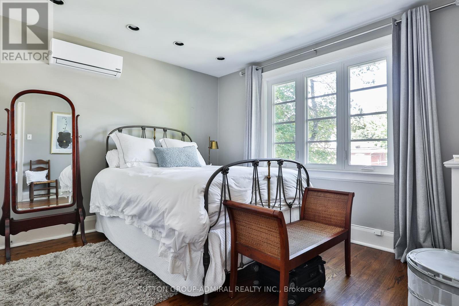 214 Dinnick Crescent, Toronto, Ontario  M4N 1M3 - Photo 15 - C12461998