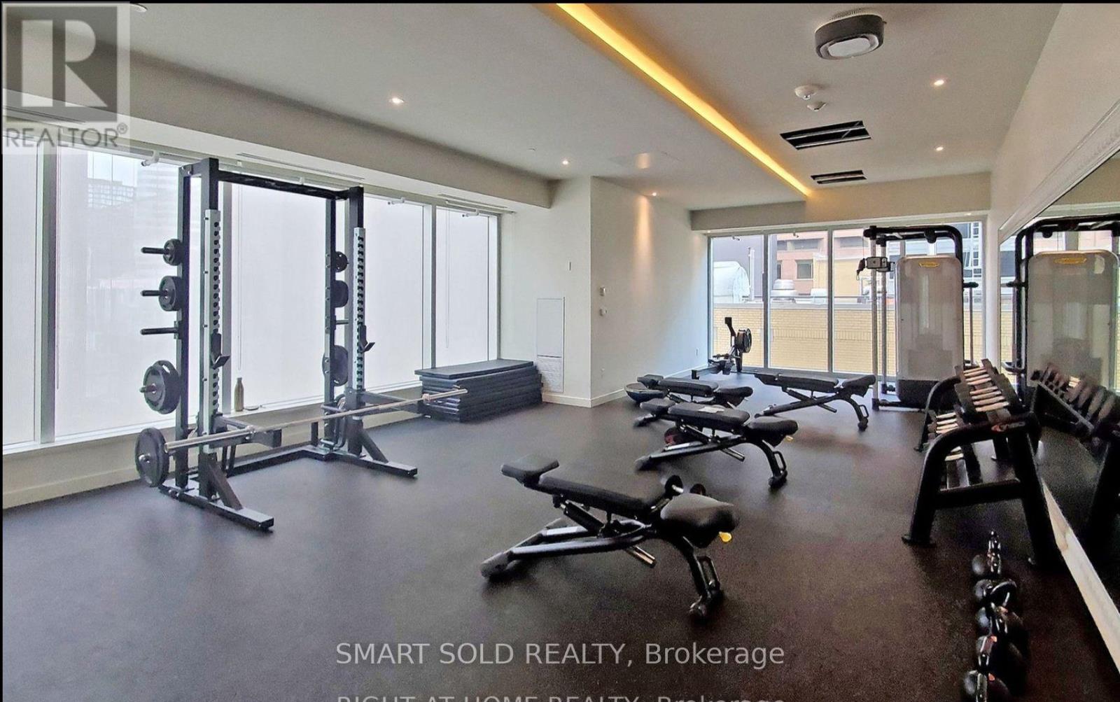 2403 - 197 Yonge Street, Toronto, Ontario  M5B 1M4 - Photo 15 - C12461999