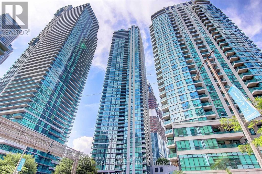 1607 - 33 BAY STREET, Toronto, Ontario