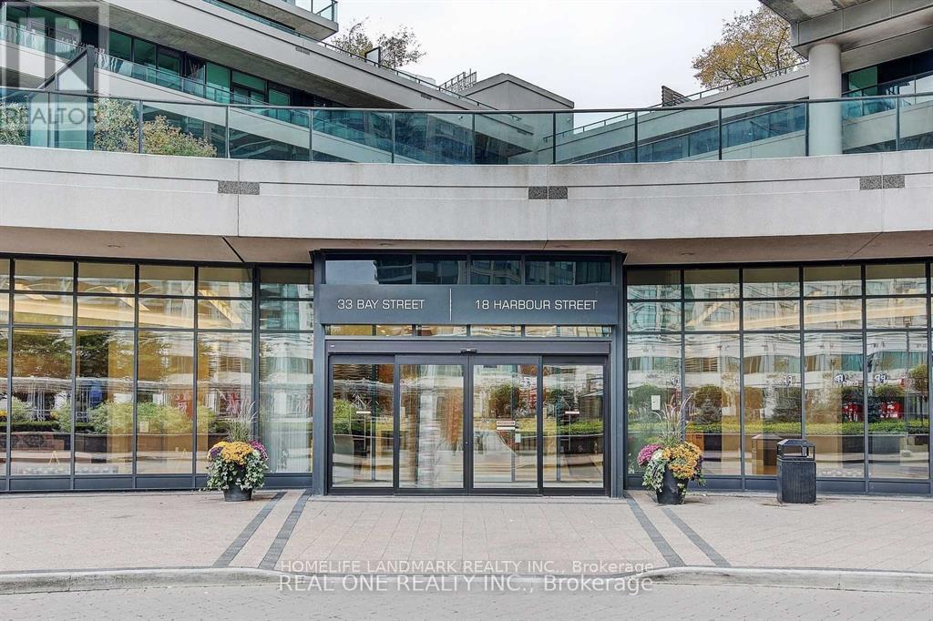 1607 - 33 Bay Street, Toronto, Ontario  M5J 2Z3 - Photo 2 - C12462008