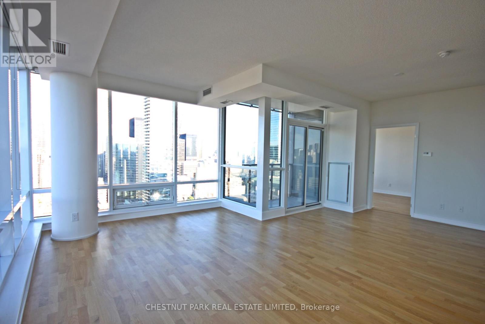3104 - 295 Adelaide Street W, Toronto, Ontario  M5V 0L4 - Photo 2 - C12462059