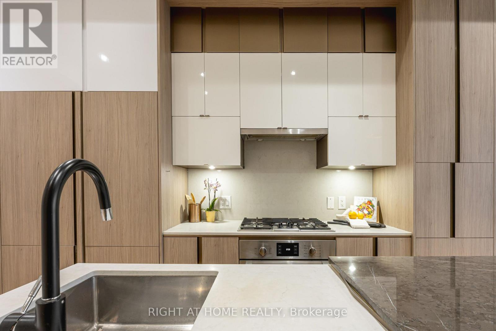 1 - 455 Dovercourt Road, Toronto, Ontario  M6H 2W3 - Photo 6 - C12462066