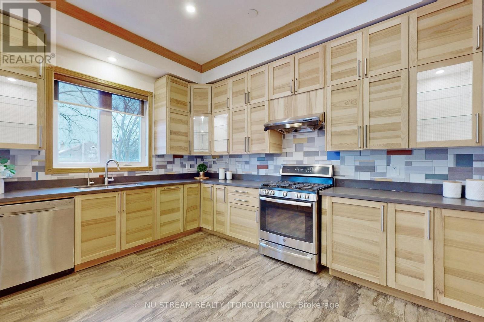 3 Lawndale Road, Toronto, Ontario  M1M 3R7 - Photo 4 - E12461888