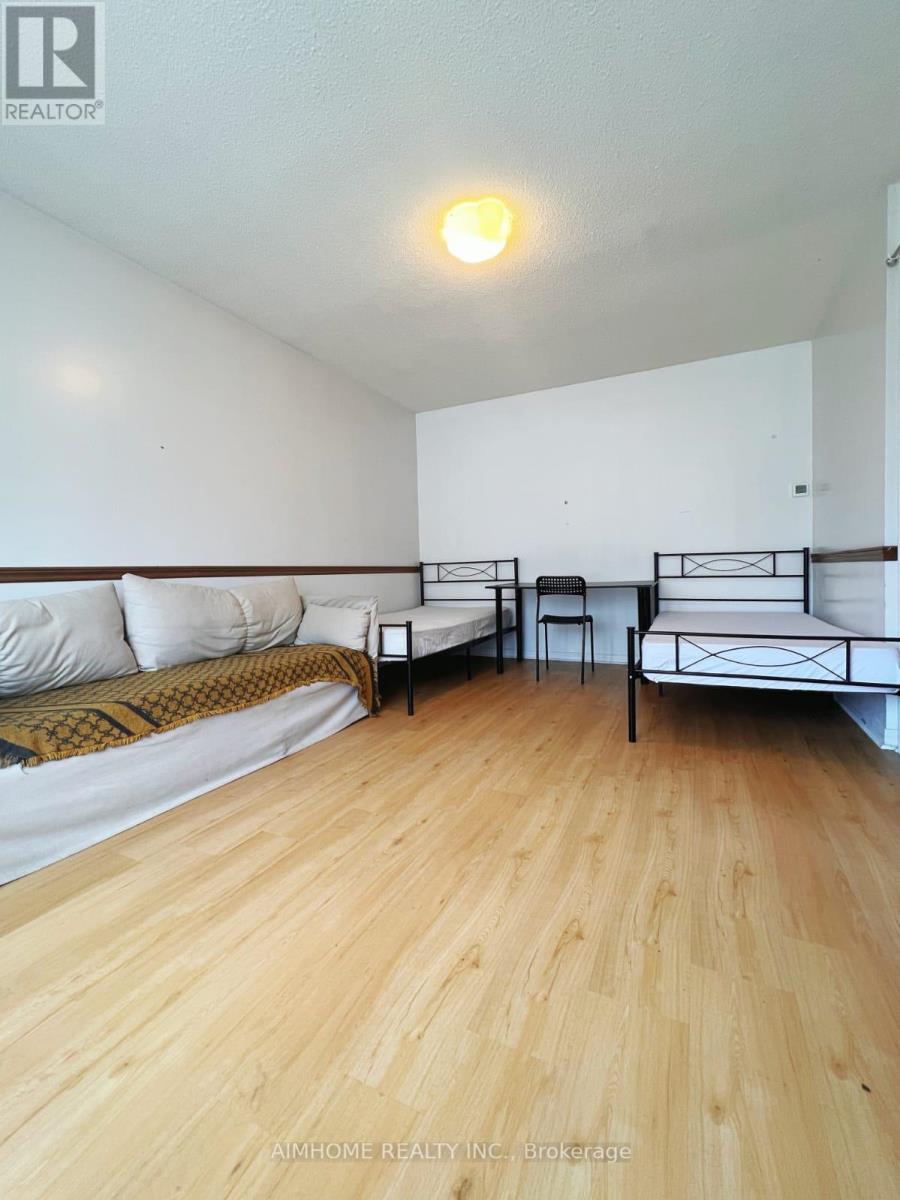 Room1 - 12 Blue Eagle Trail, Toronto, Ontario  M1V 1V9 - Photo 2 - E12461910