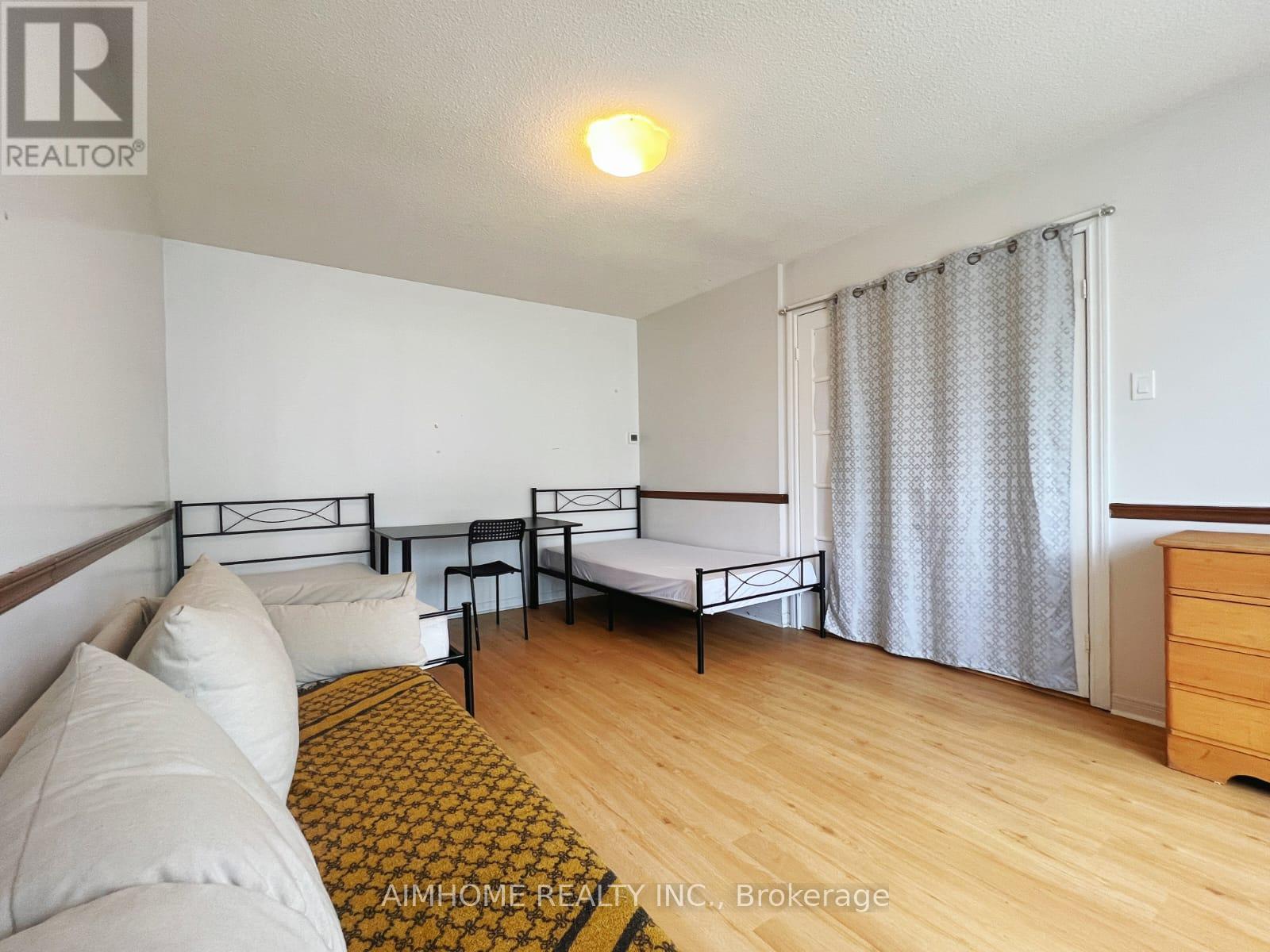 Room1 - 12 Blue Eagle Trail, Toronto, Ontario  M1V 1V9 - Photo 6 - E12461910