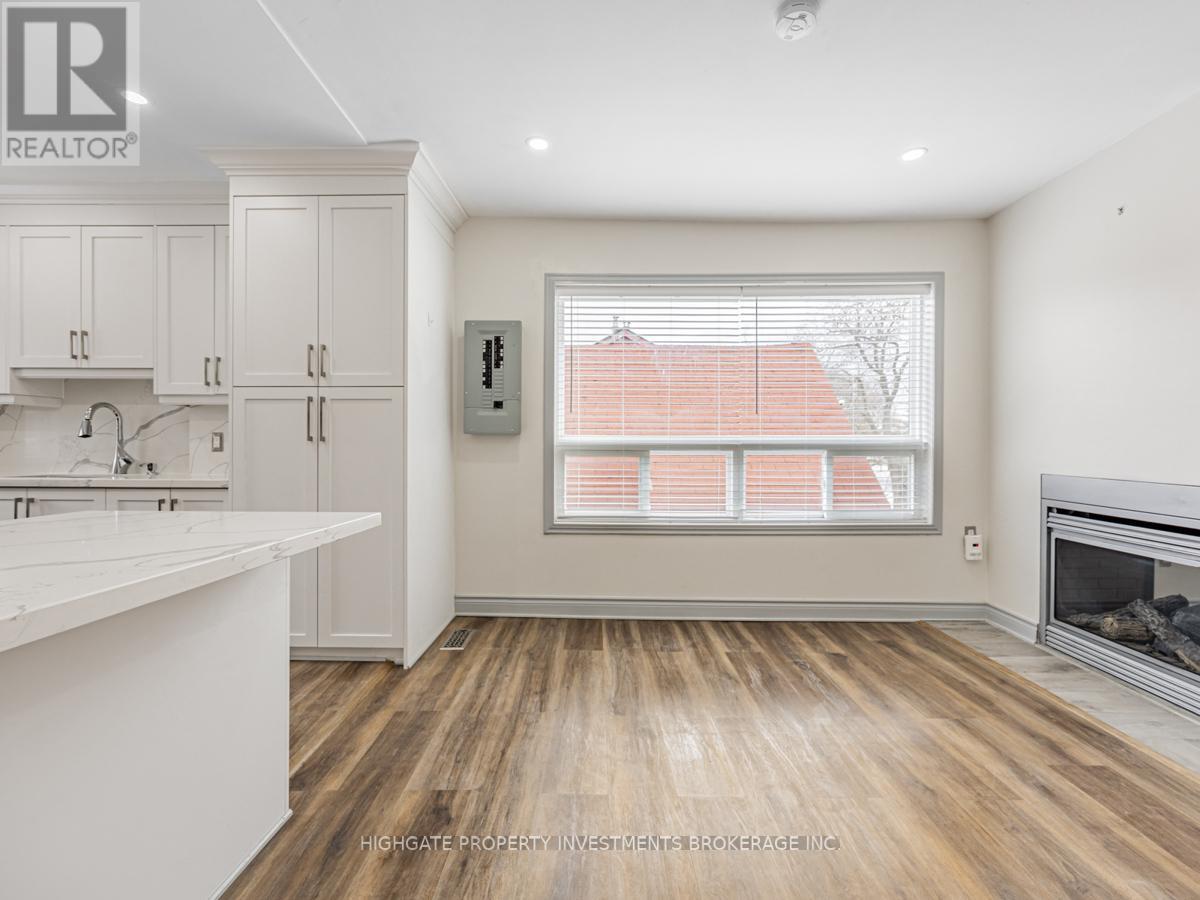 Upper - 6 Kew Beach Avenue, Toronto, Ontario  M4L 1B7 - Photo 10 - E12461924