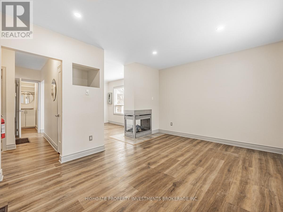 Upper - 6 Kew Beach Avenue, Toronto, Ontario  M4L 1B7 - Photo 14 - E12461924