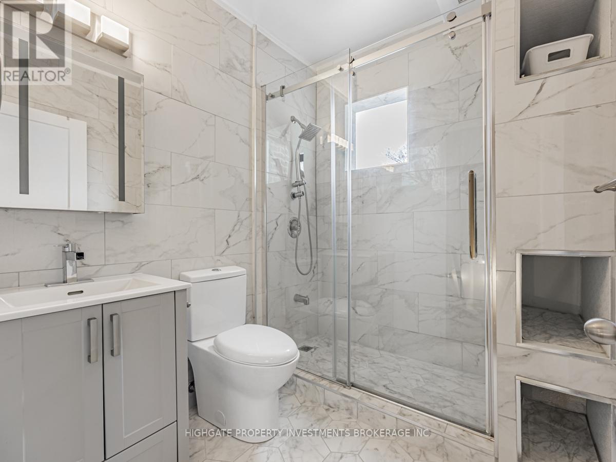 Upper - 6 Kew Beach Avenue, Toronto, Ontario  M4L 1B7 - Photo 17 - E12461924