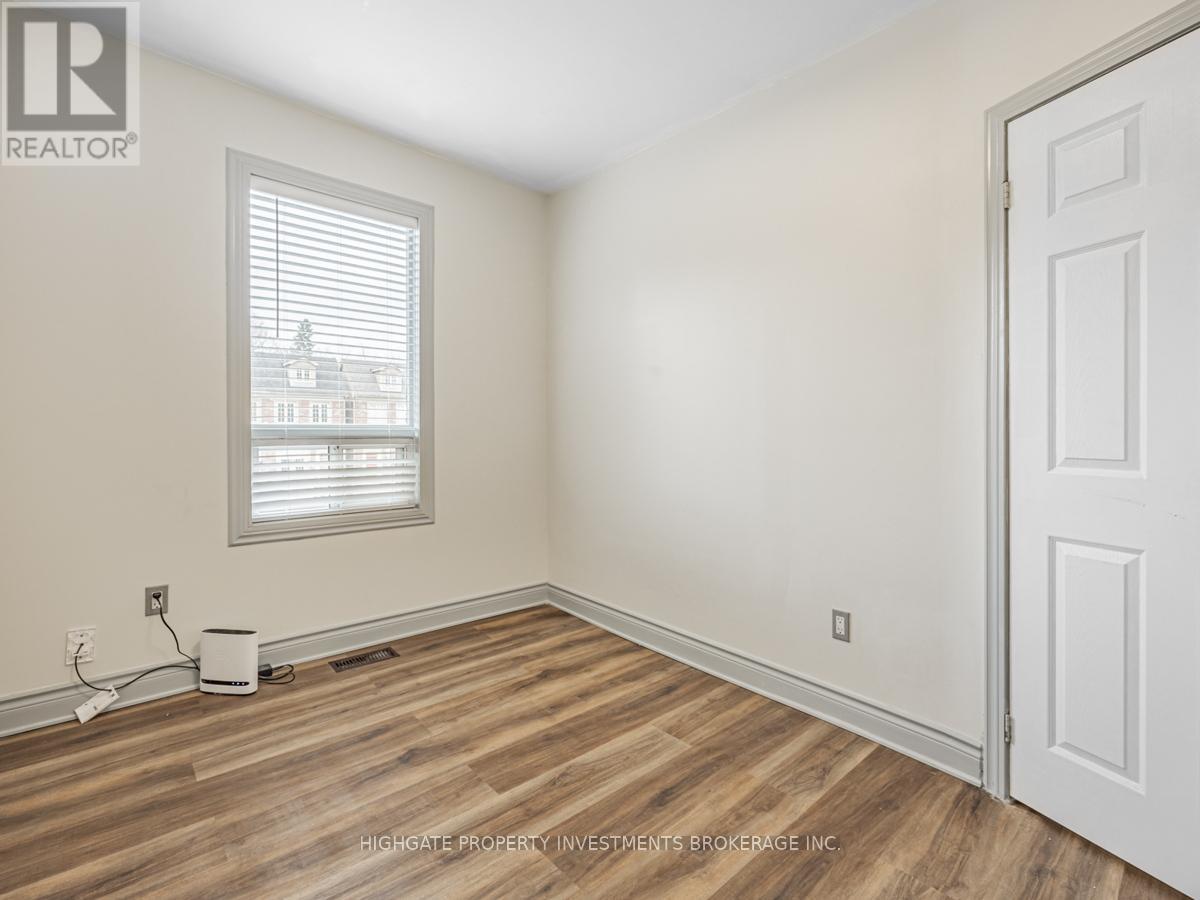 Upper - 6 Kew Beach Avenue, Toronto, Ontario  M4L 1B7 - Photo 21 - E12461924
