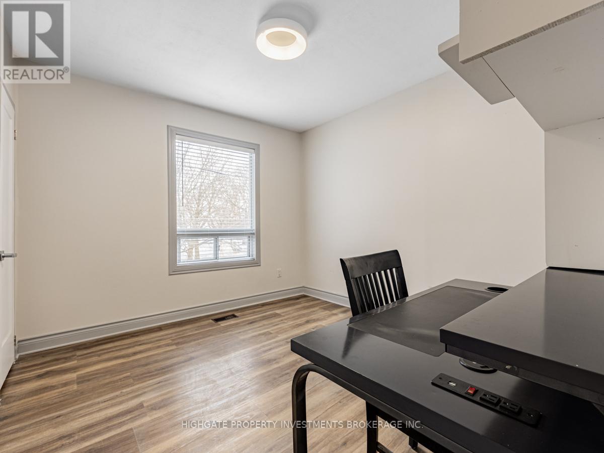 Upper - 6 Kew Beach Avenue, Toronto, Ontario  M4L 1B7 - Photo 23 - E12461924