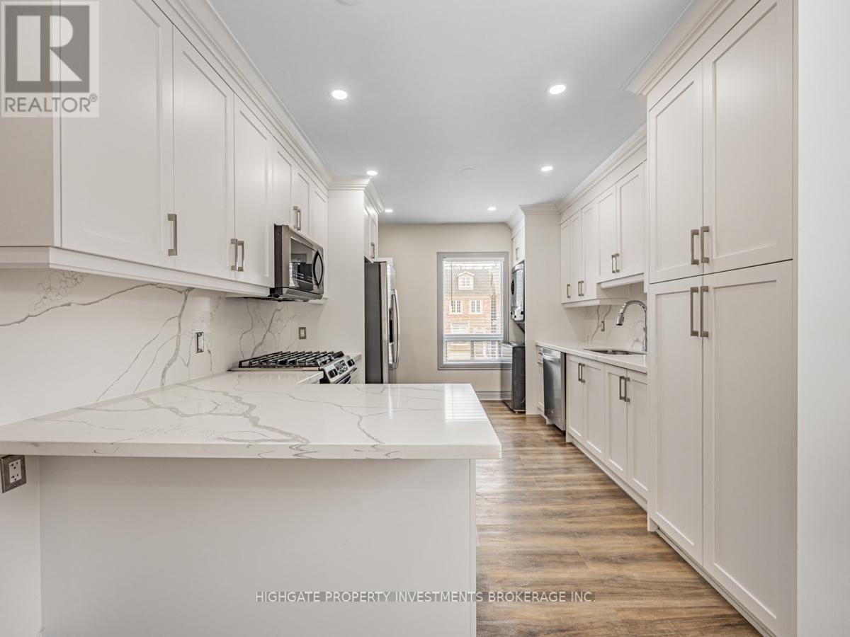 Upper - 6 Kew Beach Avenue, Toronto, Ontario  M4L 1B7 - Photo 4 - E12461924