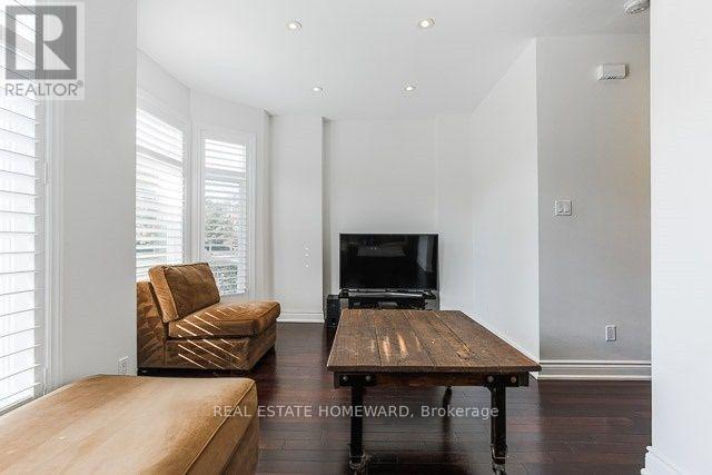 171 Westlake Avenue, Toronto, Ontario  M4C 4S3 - Photo 11 - E12461963