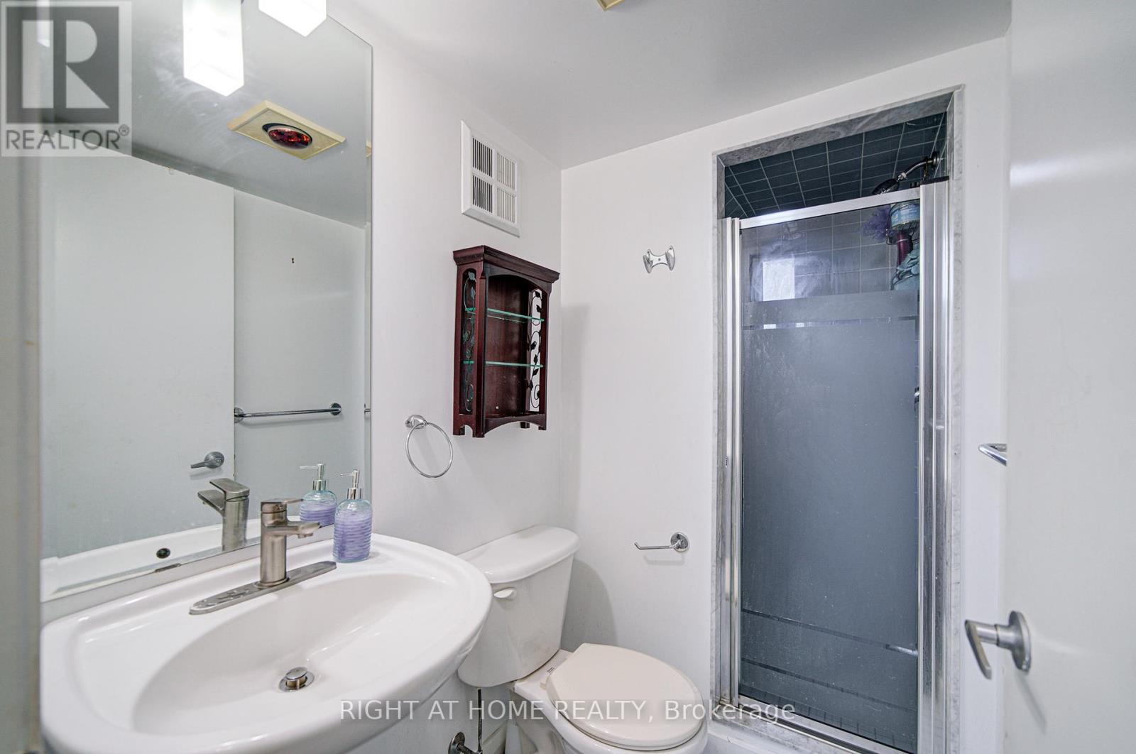 Th112 - 36 Lee Centre Drive, Toronto, Ontario  M1H 3K2 - Photo 10 - E12462037