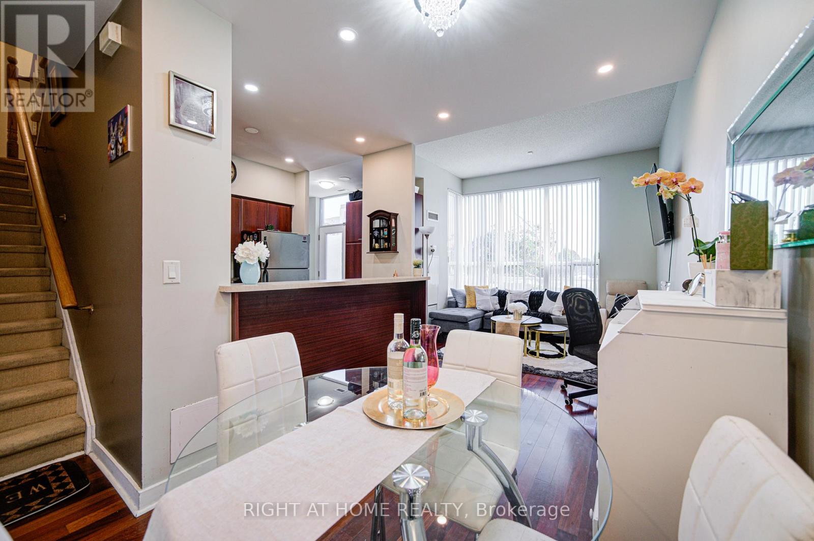 Th112 - 36 Lee Centre Drive, Toronto, Ontario  M1H 3K2 - Photo 24 - E12462037