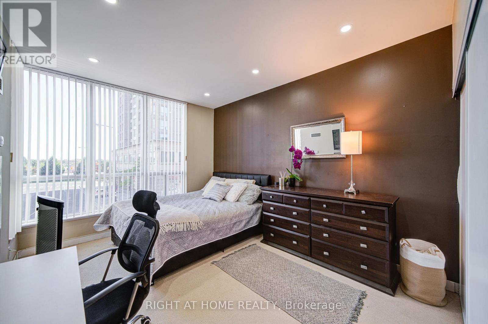 Th112 - 36 Lee Centre Drive, Toronto, Ontario  M1H 3K2 - Photo 27 - E12462037