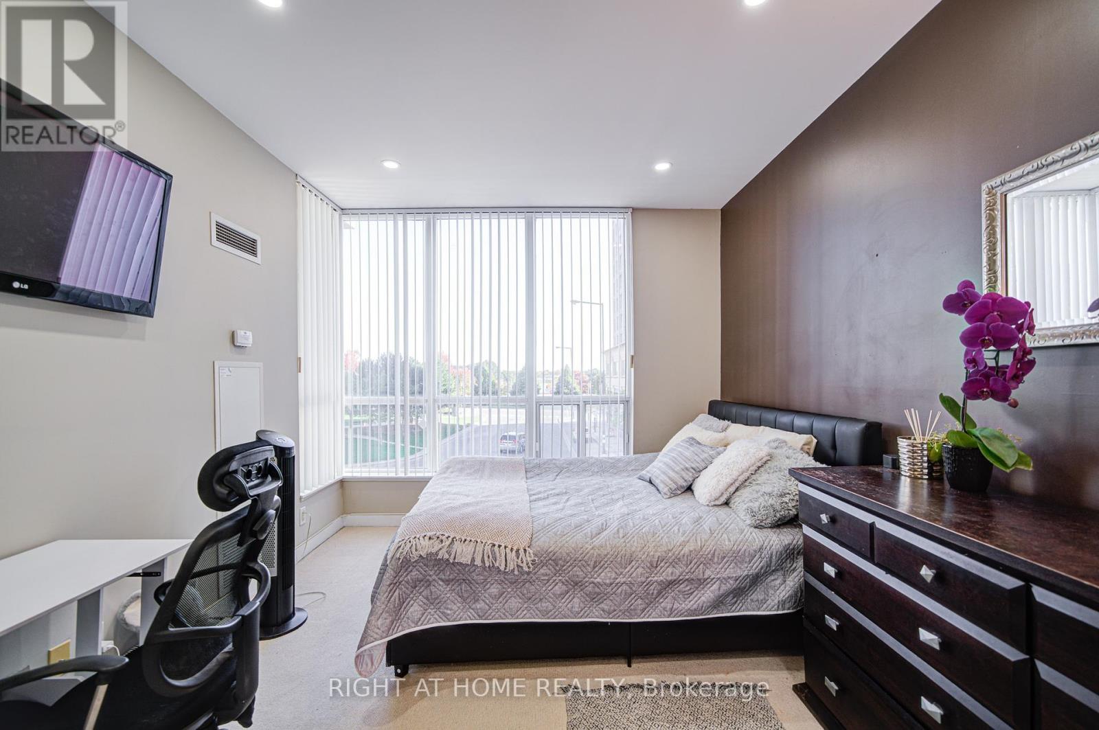 Th112 - 36 Lee Centre Drive, Toronto, Ontario  M1H 3K2 - Photo 28 - E12462037