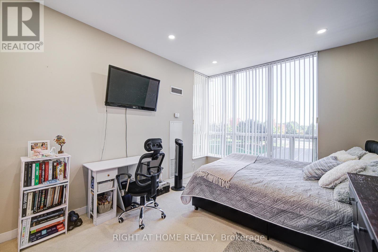 Th112 - 36 Lee Centre Drive, Toronto, Ontario  M1H 3K2 - Photo 29 - E12462037