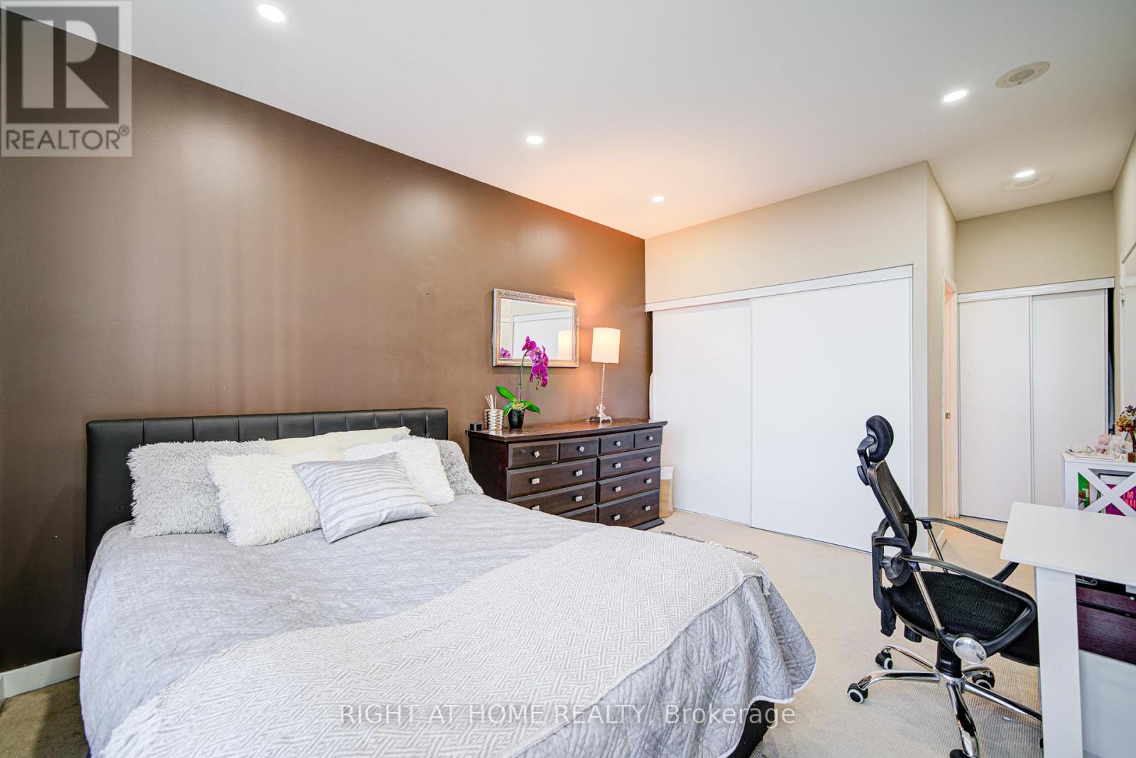 Th112 - 36 Lee Centre Drive, Toronto, Ontario  M1H 3K2 - Photo 30 - E12462037