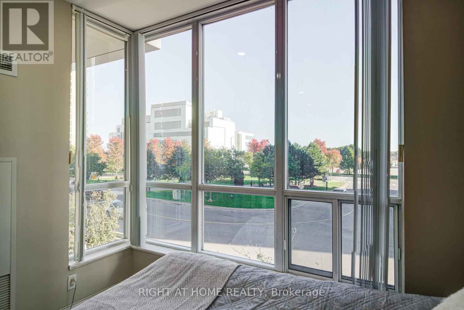 Th112 - 36 Lee Centre Drive, Toronto, Ontario  M1H 3K2 - Photo 31 - E12462037