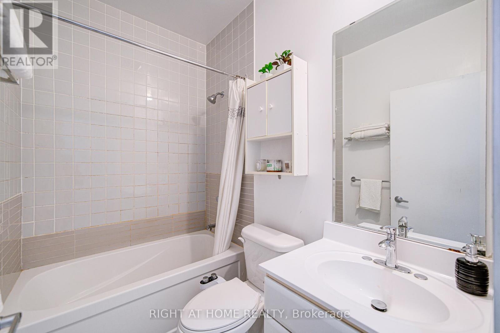 Th112 - 36 Lee Centre Drive, Toronto, Ontario  M1H 3K2 - Photo 33 - E12462037