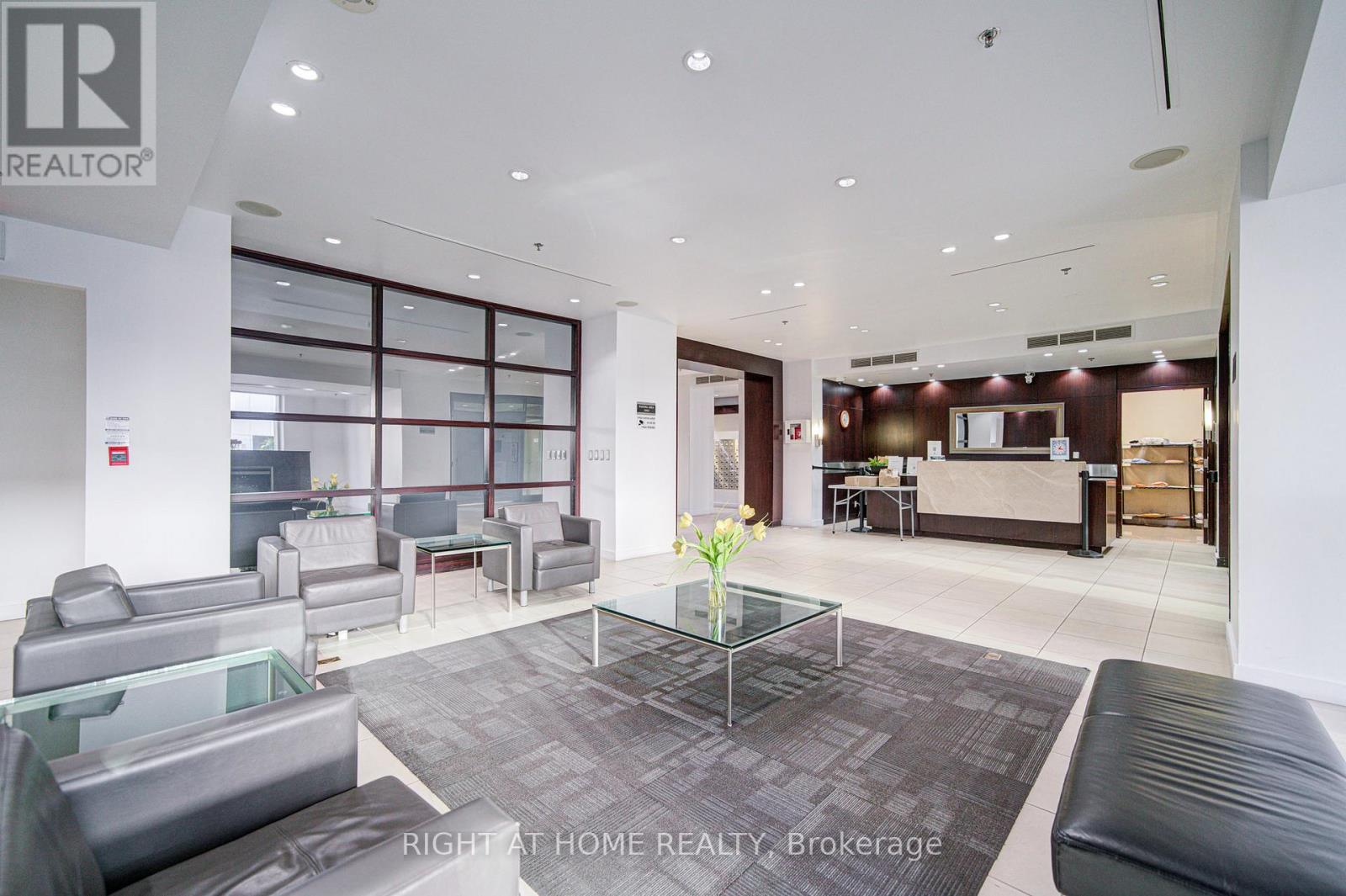 Th112 - 36 Lee Centre Drive, Toronto, Ontario  M1H 3K2 - Photo 38 - E12462037