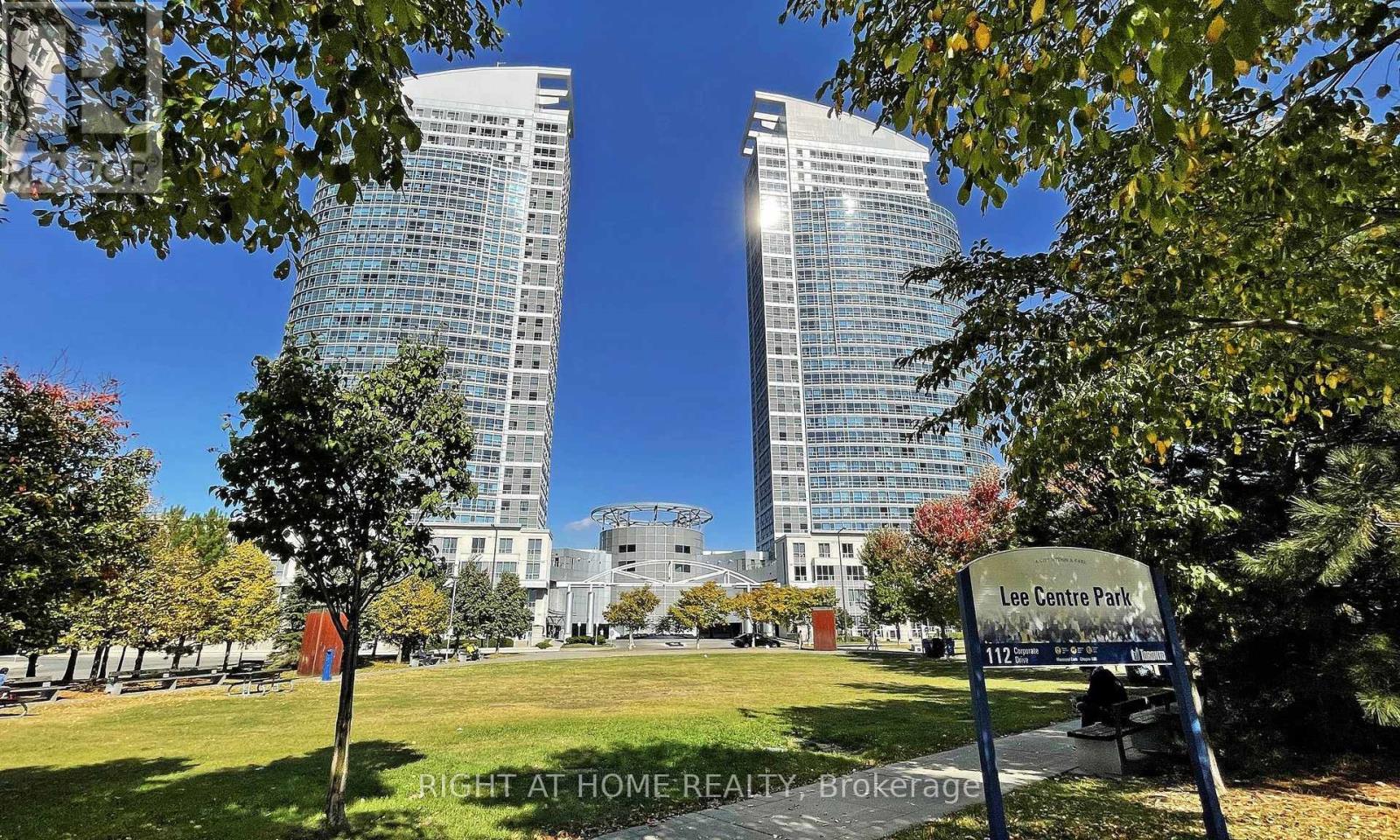 Th112 - 36 Lee Centre Drive, Toronto, Ontario  M1H 3K2 - Photo 4 - E12462037