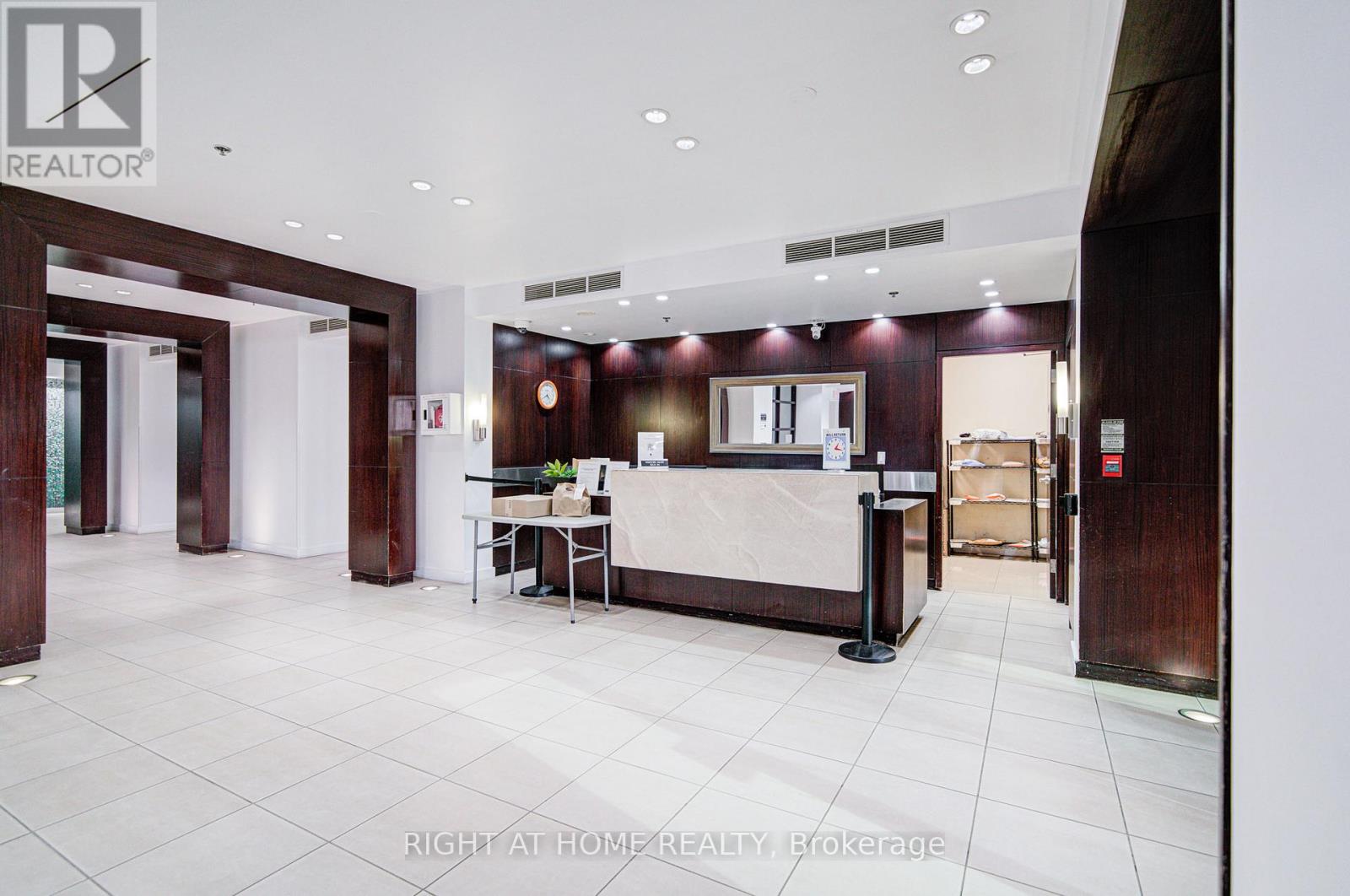Th112 - 36 Lee Centre Drive, Toronto, Ontario  M1H 3K2 - Photo 40 - E12462037