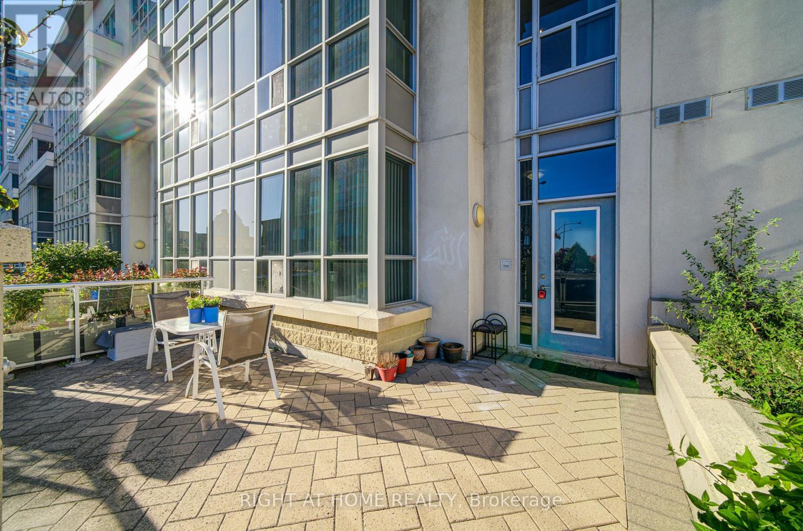 Th112 - 36 Lee Centre Drive, Toronto, Ontario  M1H 3K2 - Photo 5 - E12462037